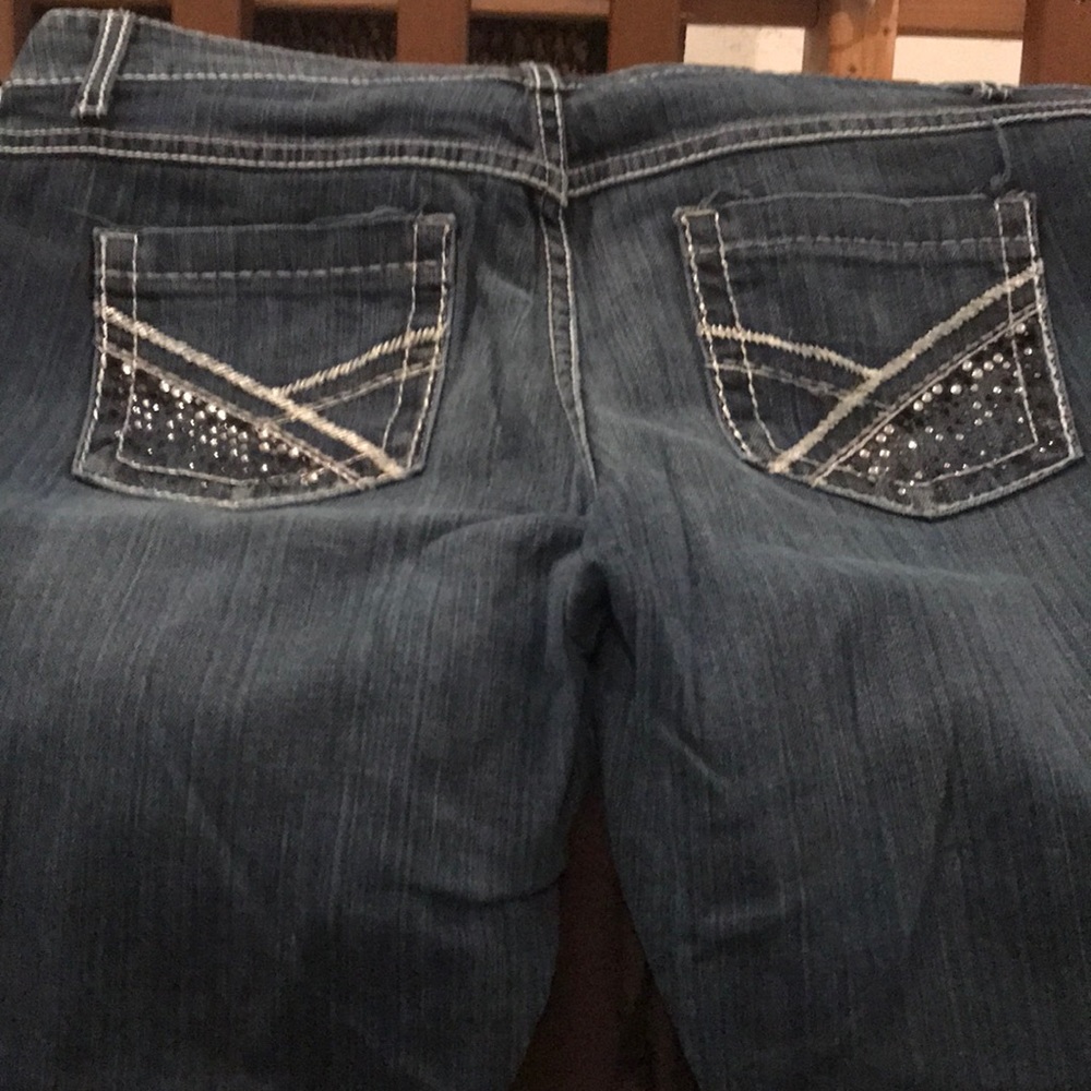 Buckle capris